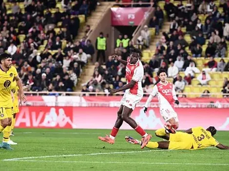Suazo realiza gran gesto con hincha de Colo Colo en partido del Toulouse