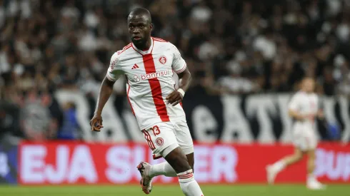 Representante de Valencia sentencia opción de reforzar a Colo Colo.