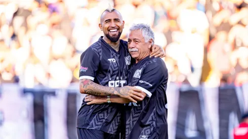 Carlos Caszely alaba a Arturo Vidal y resalta su importancia en Colo Colo.