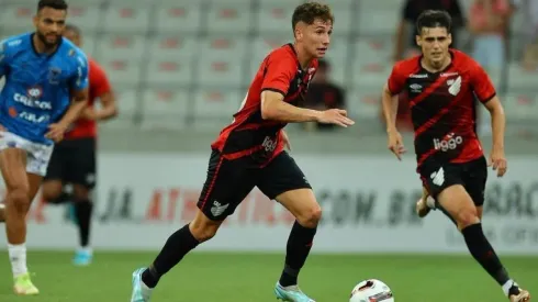 Luciano Arriagada busca ganar un espacio en Brasil.