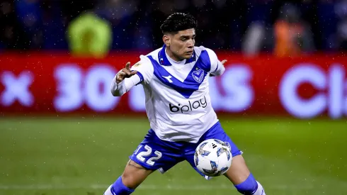 Aquino llega a Chile para sumarse como nuevo refuerzo de Colo Colo.