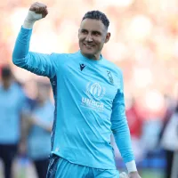 Keylor Navas es presentado en su nuevo club y hace "respirar" a Colo Colo por Fernando De Paul