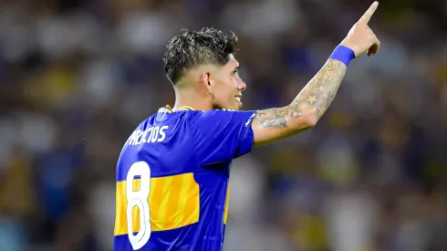 Carlos Palacios festeja su primer gol en Boca Juniors en el triunfo por 2-1 ante Huracán.