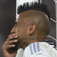 Jorge Almirón se refiere a la lesión de Arturo Vidal en derrota de Colo Colo