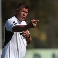 Jorge Almirón mueve el tablero: el nuevo esquema que prepara para la formación de Colo Colo