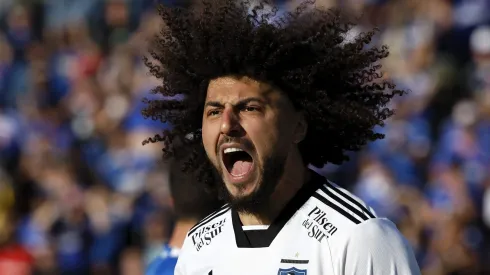 Maximiliano Falcón con la camiseta de Colo Colo.