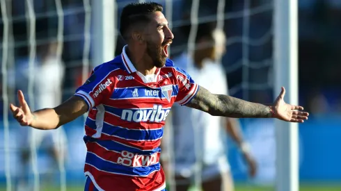 Juan Martín Lucero con la camiseta de Fortaleza.