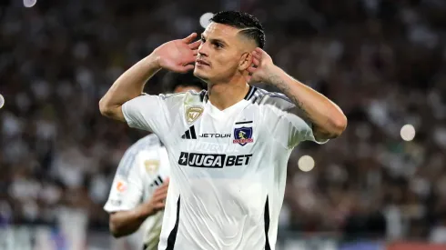 Lucas Cepeda festeja uno de sus dos goles en la victoria de Colo Colo por 2-0 frente a Everton.
