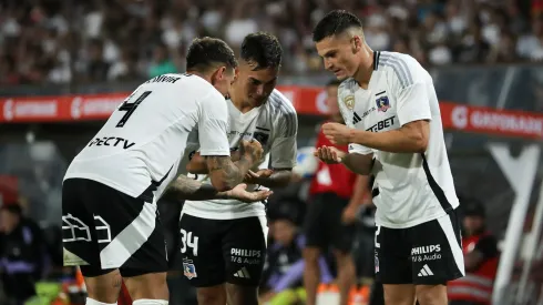 Los jugadores de Colo Colo festejan en el triunfo por 2-0 ante Everton.