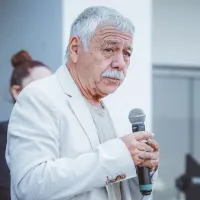 “Falta educación cívica”: Caszely y su certero análisis por los incidentes en el Monumental