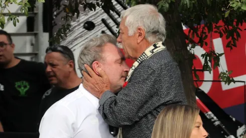 La emotiva respuesta de Carlos Caszely a la hermosa carta de Marcelo Barticciotto.