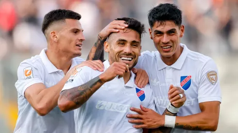 Los jugadores de Colo Colo festejan uno de los dos goles de Marcos Bolados en la victoria del Cacique ante Coquimbo Unido.