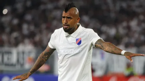Arturo Vidal da la cara en Colo Colo. | Imagen: Photosport.