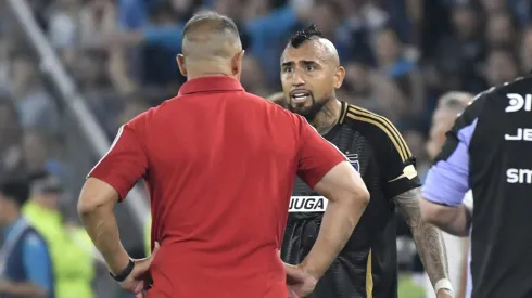 Colo Colo cayó por 4 a 0 ante Racing y se despidió de toda competencia internacional.