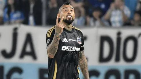 Arturo Vidal fue expulsado por gestos a la tribuna de Racing.