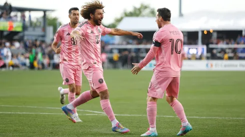 Falcón celebra con Messi su primer gol en el Inter Miami.