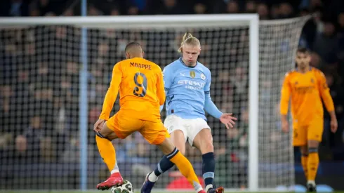 El delantero de Real, Kylian Mbappe (9), junto a Erlin Haaland. Every Second Media/Alamy Live News