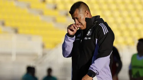 ByN fija reunión para definir futuro de Almirón en Colo Colo.