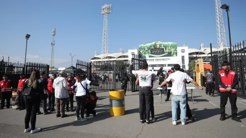 Autoridades realizan exhaustiva inspección al Monumental previo al Colo Colo vs Ñublense.