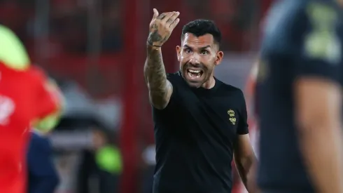 Carlos Tévez como técnico de Independiente.