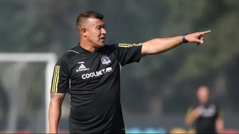 Colo Colo aún espera por la salida de Jorge Almirón.