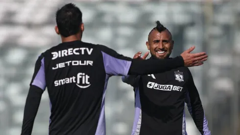 Colo Colo aplasta a Deportes Santa Cruz en partido amistoso.