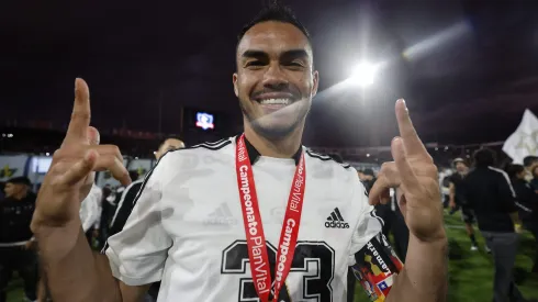 Futbol, Colo Colo vs Ohiggins.<br />
Fecha 29, campeonato Nacional 2022.<br />
Los jugadores de Colo Colo celebran con la copa luego de ganar contra Ohiggins durante el partido por la primera division disputado en el estadio Monumental.<br />
Santiago, Chile.<br />
30/10/2022<br />
Jose Alvujar/Photosport
Football, Colo Colo vs Ohiggins.<br />
29th date, 2022 National Championship.<br />
Colo Colo’s players celebrates with the cup after winning against Ohiggins for the first division match held at Monumental stadium.<br />
Santiago, Chile.<br />
10/30/2022<br />
Jose Alvujar/Photosport