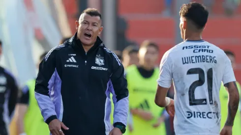 Jorge Almirón manda mensaje a los hinchas de Colo Colo tras derrota ante Católica.