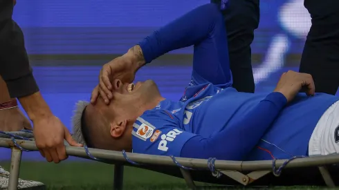 ¿Baja ante Colo Colo? Revelan complicado diagnóstico de Leandro Fernández.