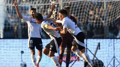 Amor (al fondo) celebra el segundo tanto de Vicente Pizarro ante La Serena.
