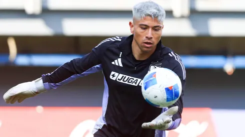 Brayan Cortés podría partir de Colo Colo.