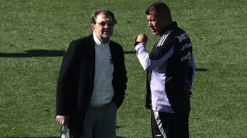 Mosa aborda tema refuerzos en Colo Colo y pensamiento de Almirón.