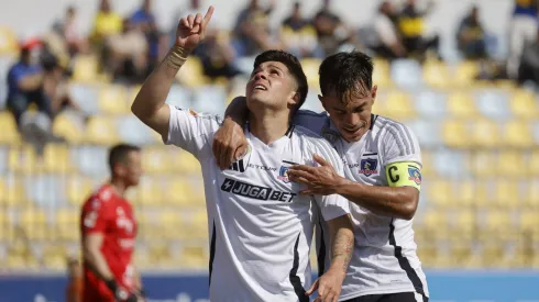 Tras jugadón de Marchant: Víctor Felipe Méndez adelanta a Colo Colo vs Everton.