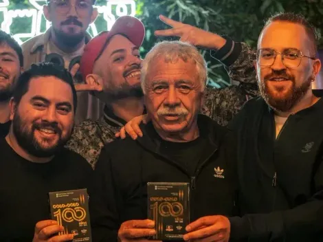 Creó un juego de cartas de Colo Colo y Caszely estuvo en la inauguración: “Recién estoy aterrizando”