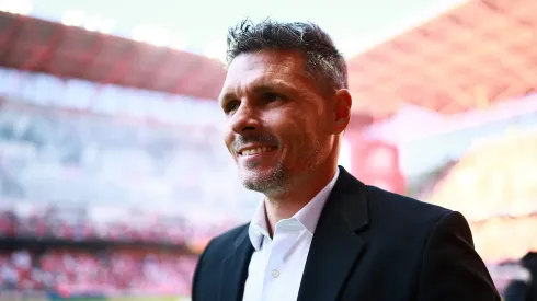 Llega a las 5.30 AM, trabaja con jóvenes y hoy suma fuerza para ser el DT de Colo Colo.