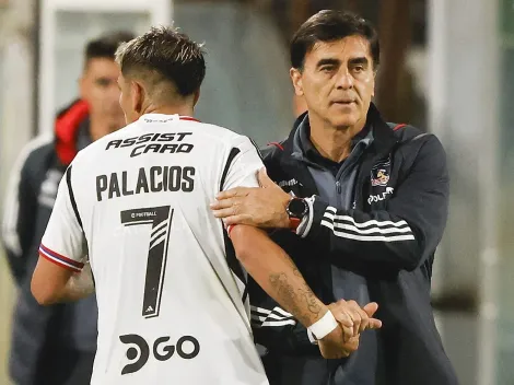 Gustavo Quinteros defiende con todo a Carlos Palacios de fuertes críticas en Argentina