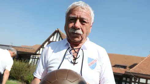 Así fue el gol de Carlos Caszely en amistoso de Colo Colo.