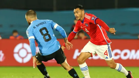 ¿A qué hora juega Chile vs Uruguay y qué canal transmite?