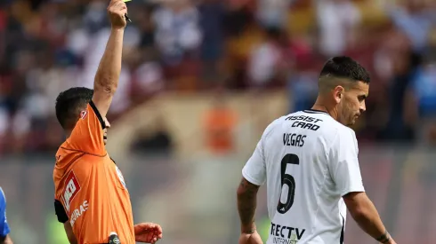 Sebastián Vegas le da tremendo dolor de cabeza a Fernando Ortiz en Colo Colo.