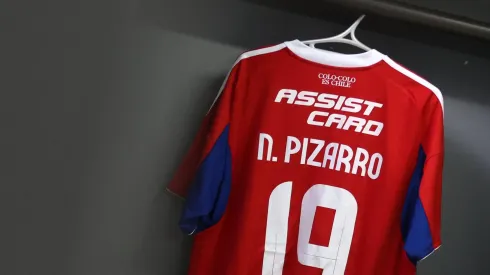 Camiseta de Colo Colo en amistoso con Puerto Montt presenta un curioso detalle.