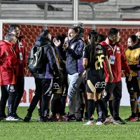 Aníbal Mosa demuestra compromiso con Colo Colo femenino en la Copa Libertadores