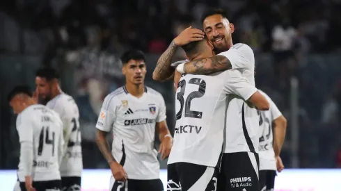 Cepeda y Correa bromean a dos compañeros en el entrenamiento.