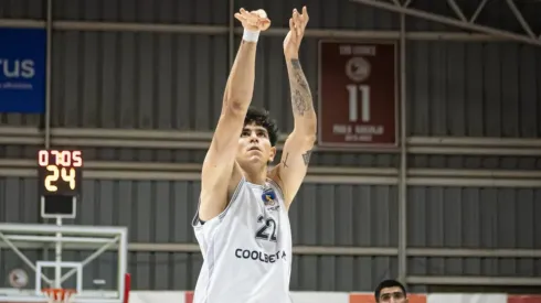 Es hincha de Racing, juega desde septiembre en Colo Colo y no oculta sus ganas de ir a un partido del Cacique,