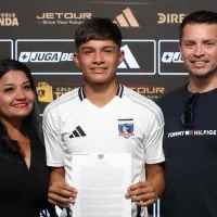 La emoción de Cristián Díaz al firmar su primer contrato profesional en Colo Colo