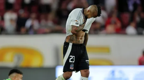 El técnico de Colo Colo respaldó a Arturo Vidal y explicó el bajón físico ante Deportes Limache.