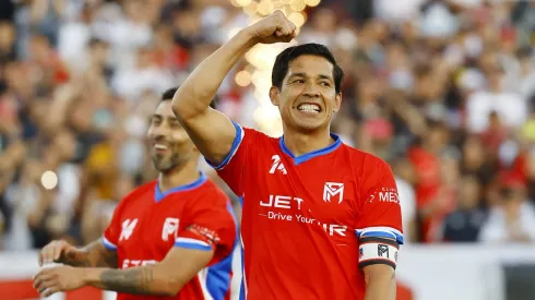 Matías Fernández busca compartir con otro ex Colo Colo.