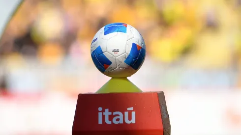 Rival directo de Colo Colo en la Liga de Primera se queda sin DT.