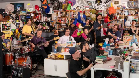 Colo Colo dice presente en el Tiny Desk de 31 Minutos, donde dos de sus protagonistas cuentan la trastienda.