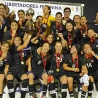 CSD realiza homenaje a Colo Colo femenino por obtención de la Copa Libertadores