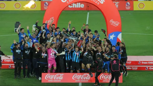 Ganó todo en Chile con Colo Colo, se fue libre y es el héroe de Huachipato.